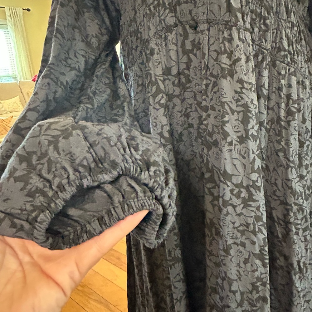 Zara Black and Navy V Neck Long Sleeve Women’s Floral Print Dress - Picture 15 of 15